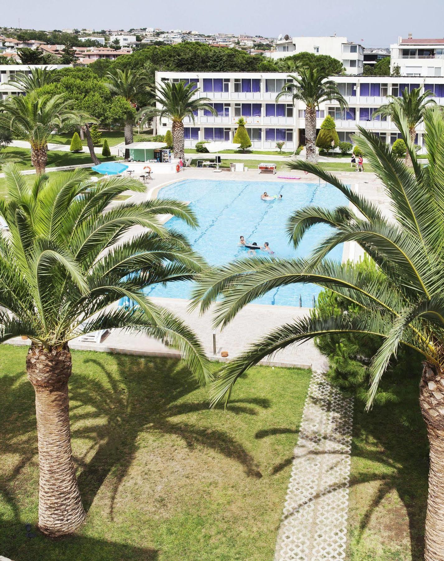 A 11 Hotel Кешме Экстерьер фото